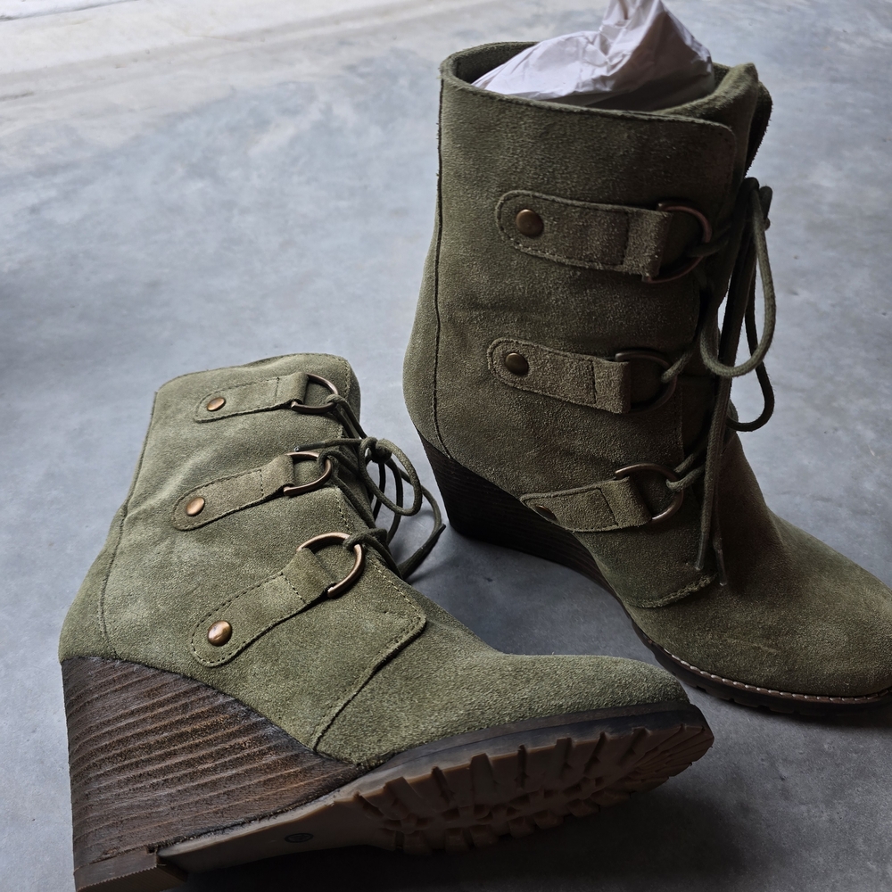 Diba Khaki Wedge Boots